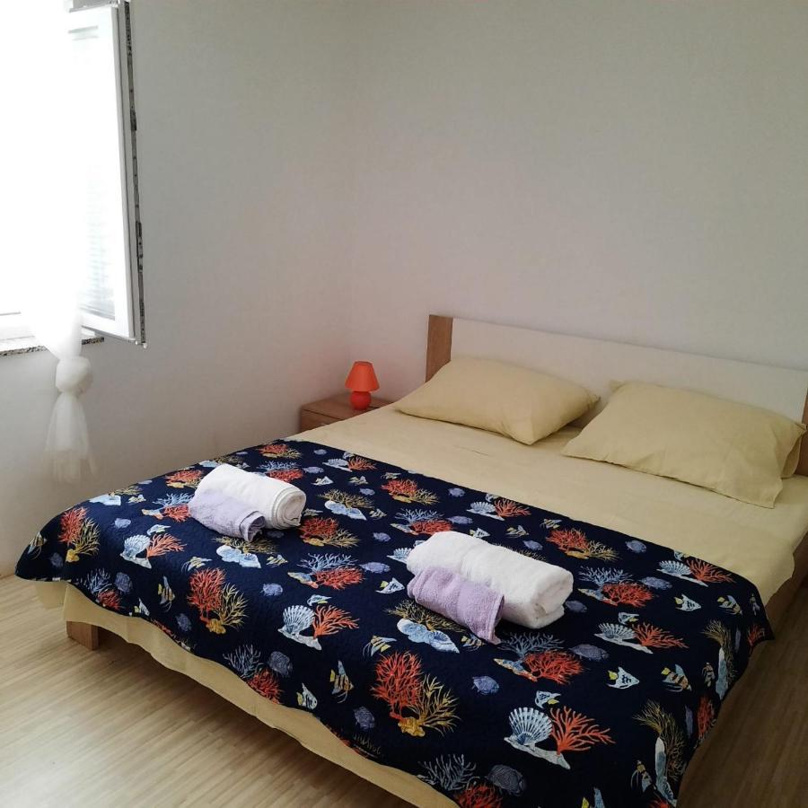 Apartmani Loli Ugljan Luaran gambar