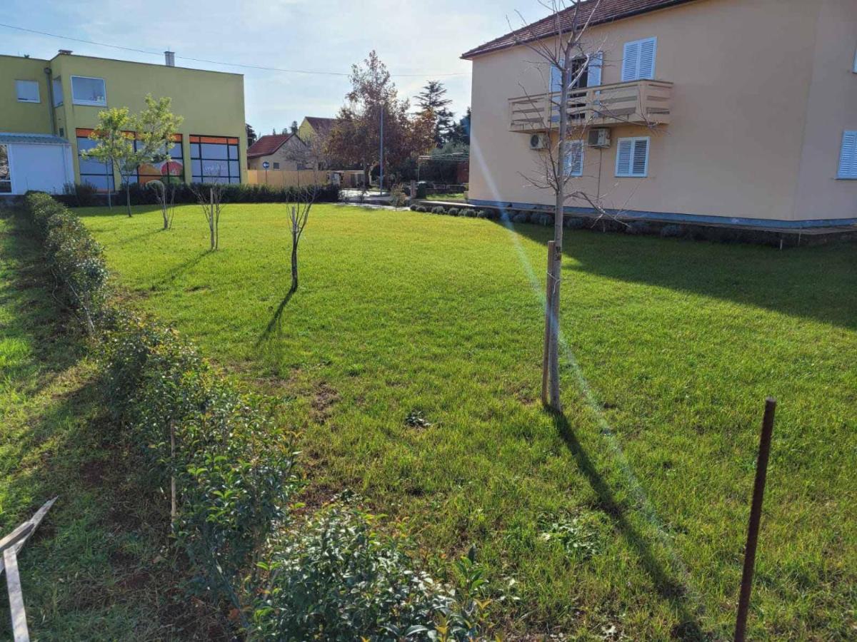 Apartmani Loli Ugljan Luaran gambar