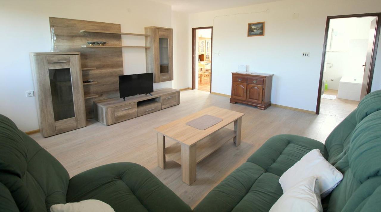 Apartmani Loli Ugljan Luaran gambar