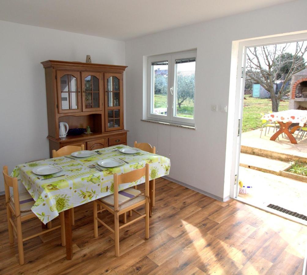 Apartmani Loli Ugljan Luaran gambar